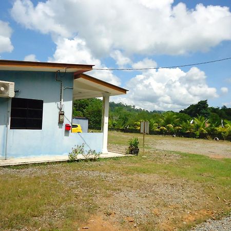 D'Pinggir Guest Room Kuala Tahan Exterior foto