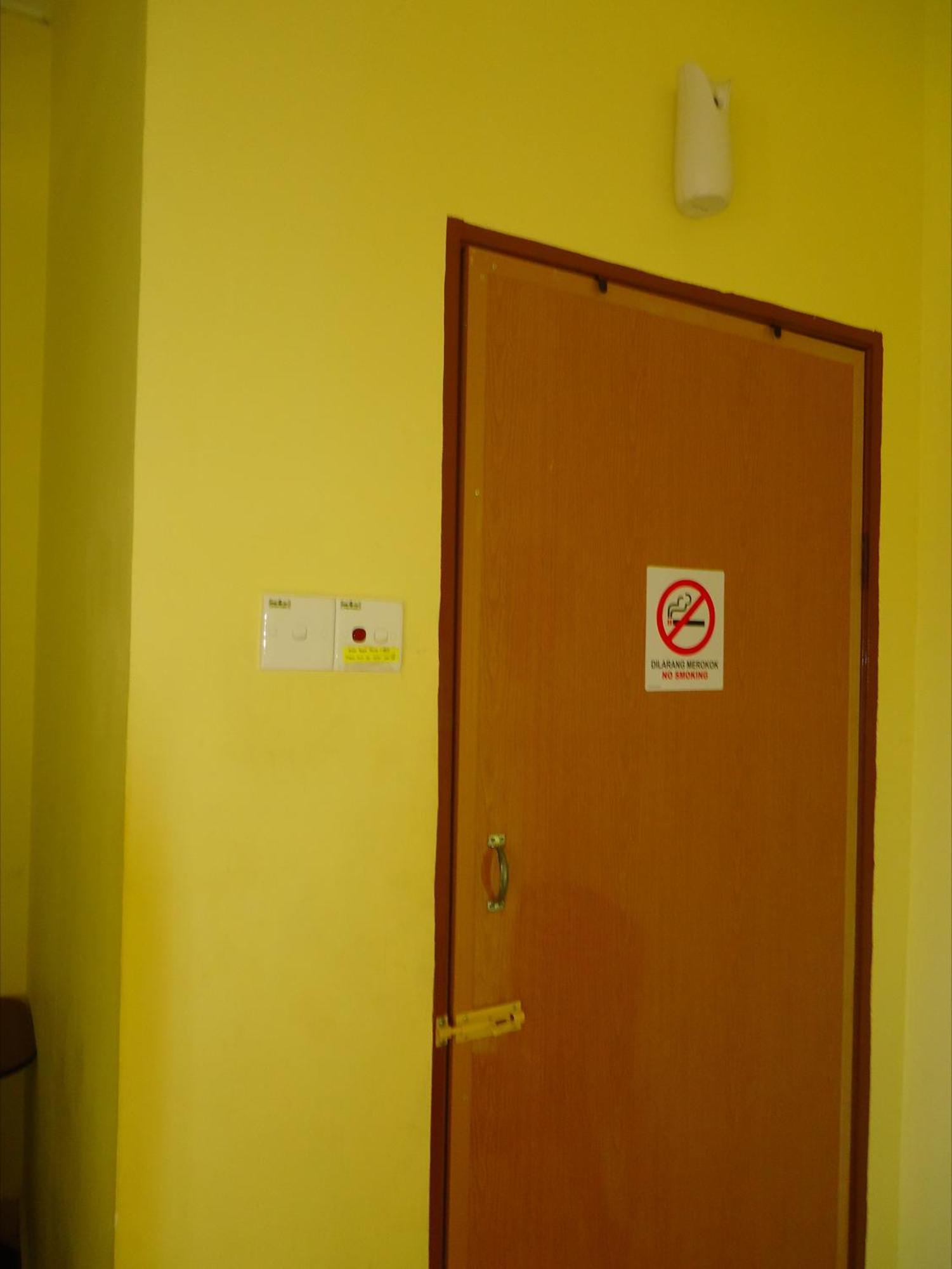 D'Pinggir Guest Room Kuala Tahan Exterior foto